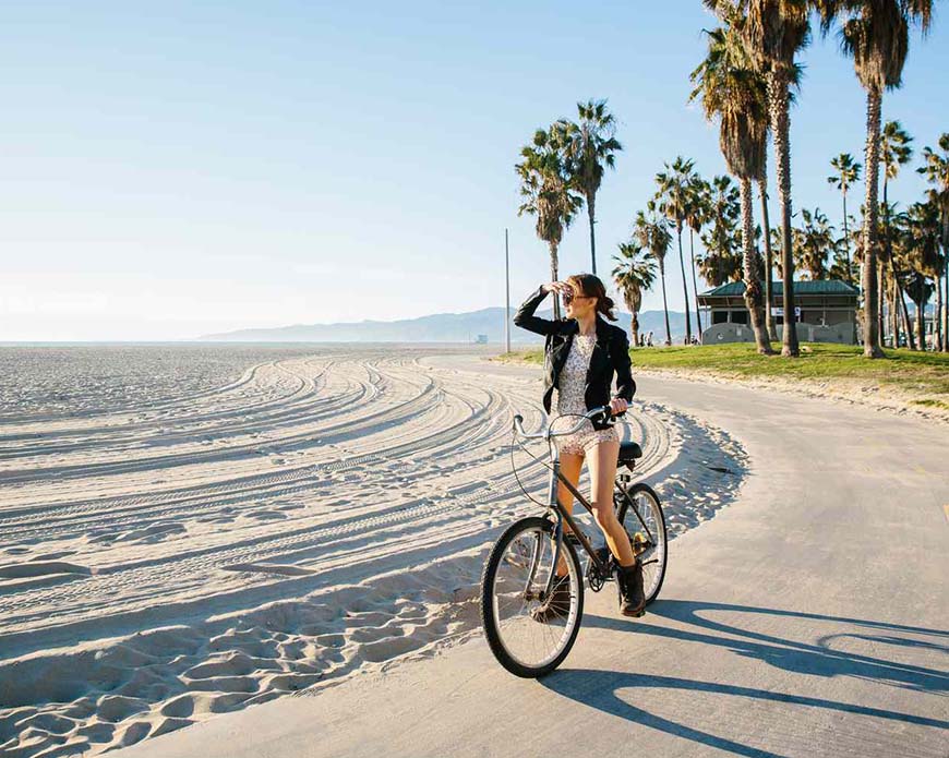 Navigating Los Angeles on Two Wheels: An In-Depth Guide to Eco-Friendly Cycling Adventures
